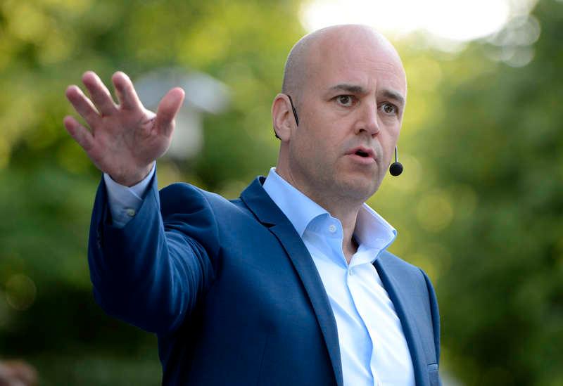 Fredrik Reinfeldt. ”Reinfeldts närvaro online är näst intill obefintlig. Det här i en tid då självaste Barack Obama har ett Twitterkonto. Kanske vill han inte möta oss vanliga dödliga eller så är han bara för trött för att möta väljarna. Det är hur som helst underkänt”