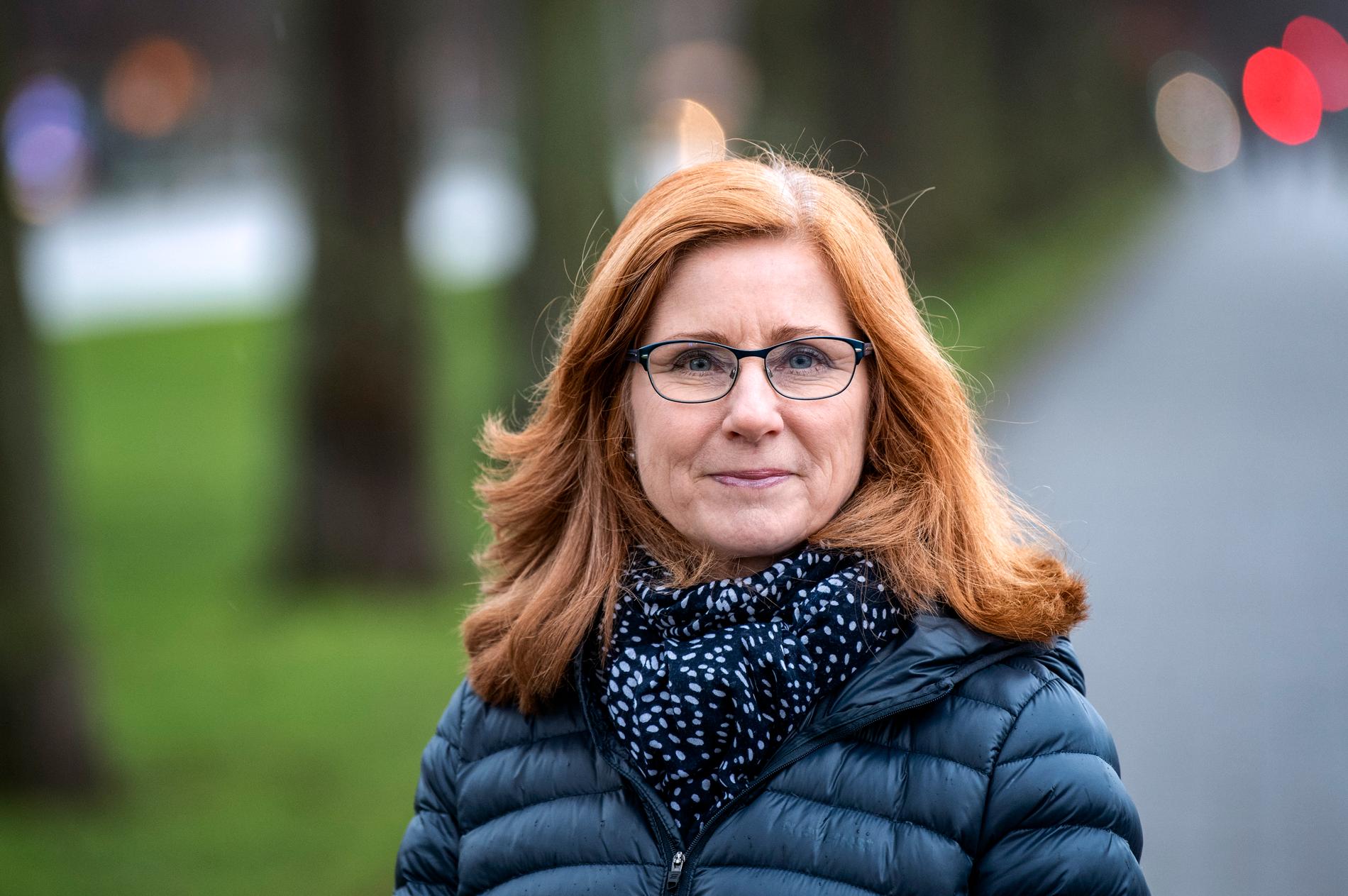 "Vi tycker att domstolarna ofta ställer väldigt höga krav. Det känns som det är trögt och att de kan uppfattas så att det på vissa håll finns en obenägenhet att vilja döma", säger chefsåklagare Kristina Falk Strand vid Riksenheten för miljö- och arbetsmiljömål i Malmö.