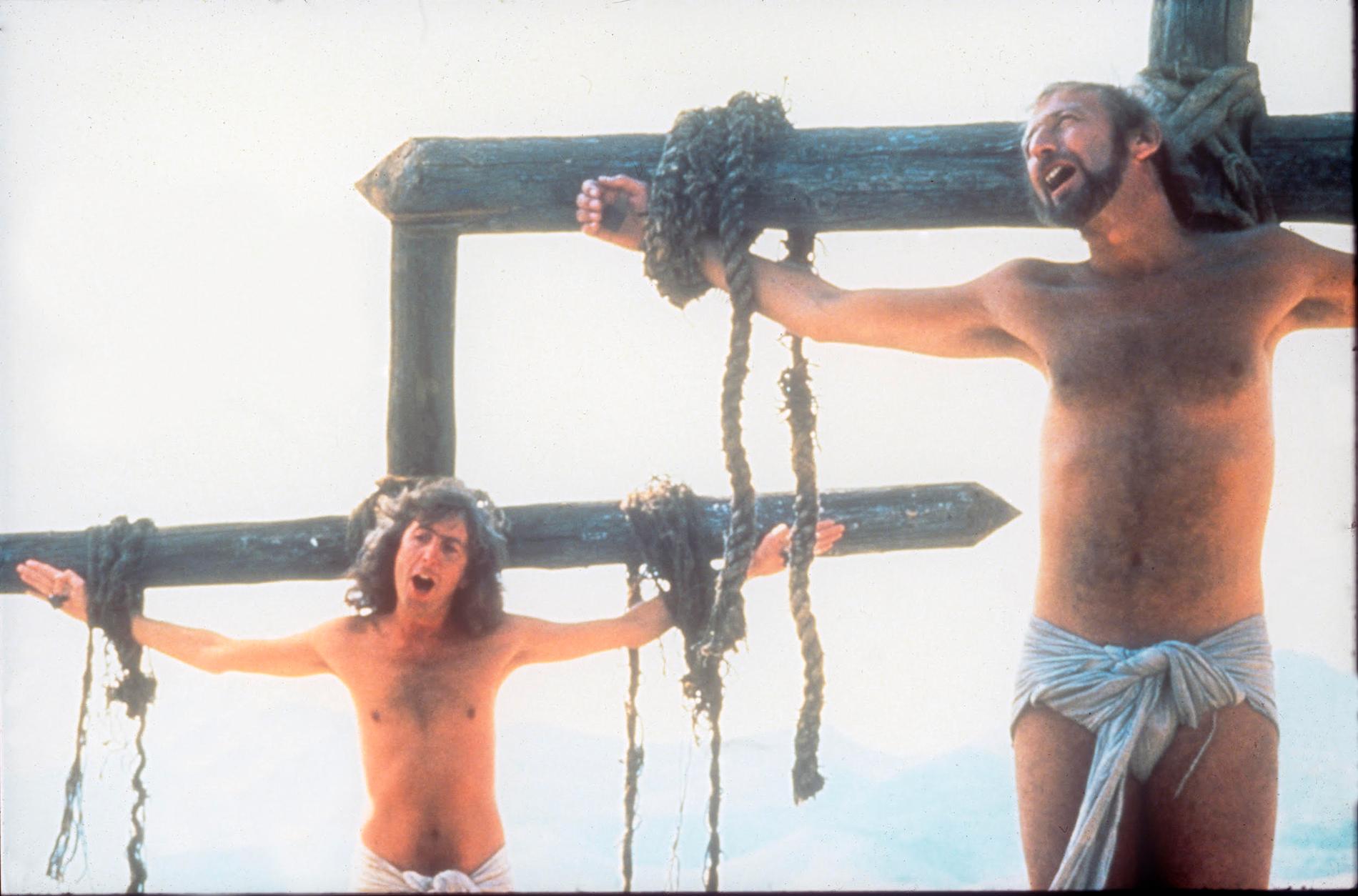 Eric Idle och Graham Chapman ser livet från den ljusa sidan i Monty Python-filmen ”Life of Brian”. 