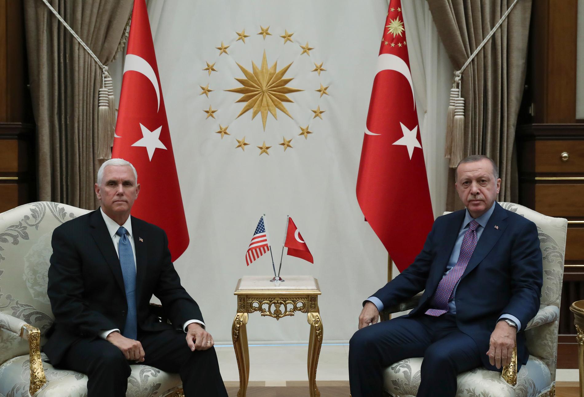 USA:s vice president Mike Pence och Turkiets president Recep Tayyip Erdogan.