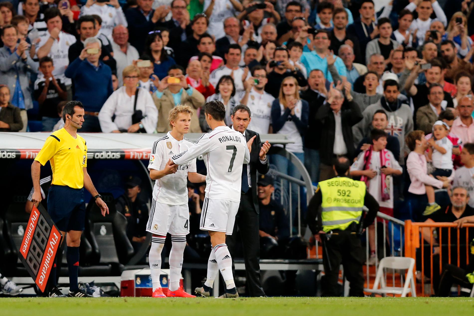 Här byts Ödegaard in i Real Madrid – mot Ronaldo (2015).