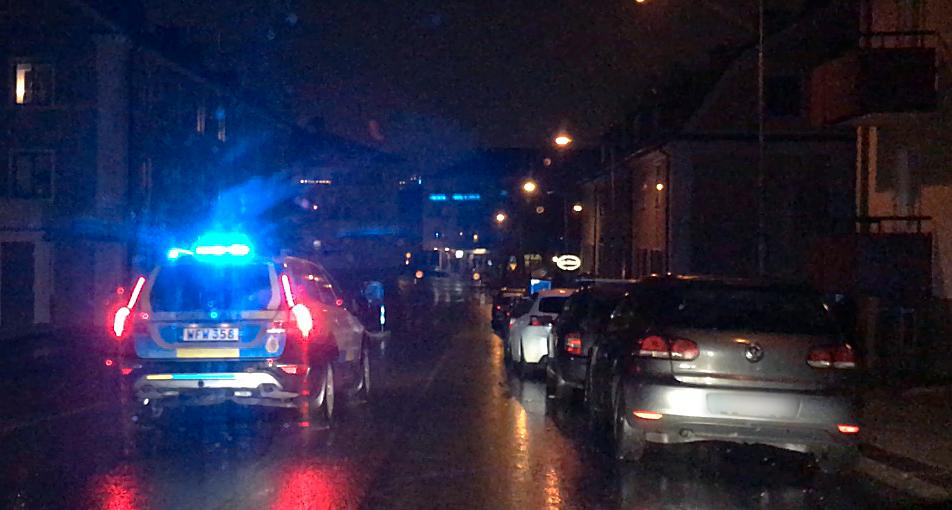 Sent i natt jagade polisen fortfarande efter yxmannen i Linköping.