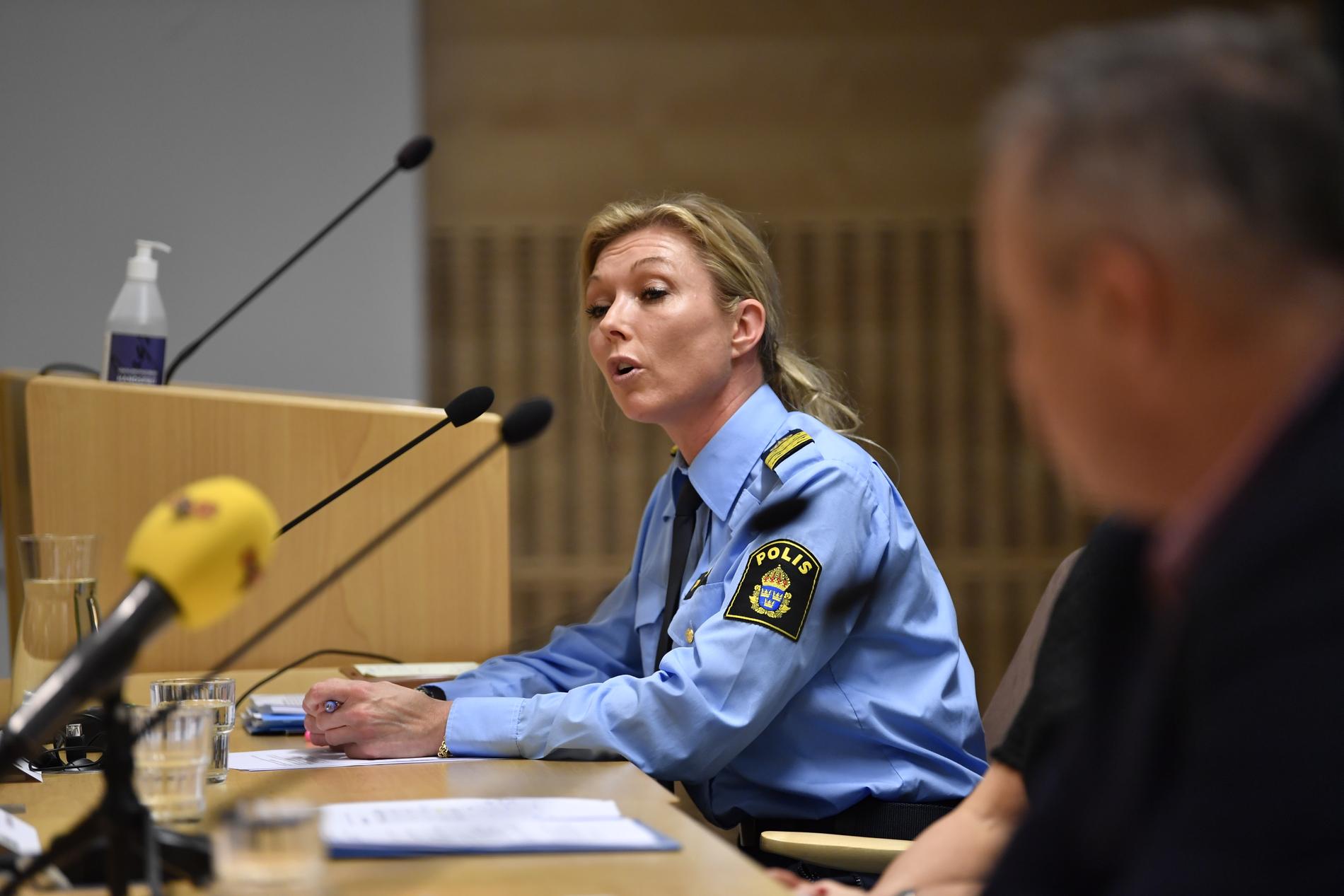 Linda H Staaf, chef för underrättelseenheten på polisens nationella operativa avdelning, presenterar 2021 års myndighetsgemensamma lägesbild.