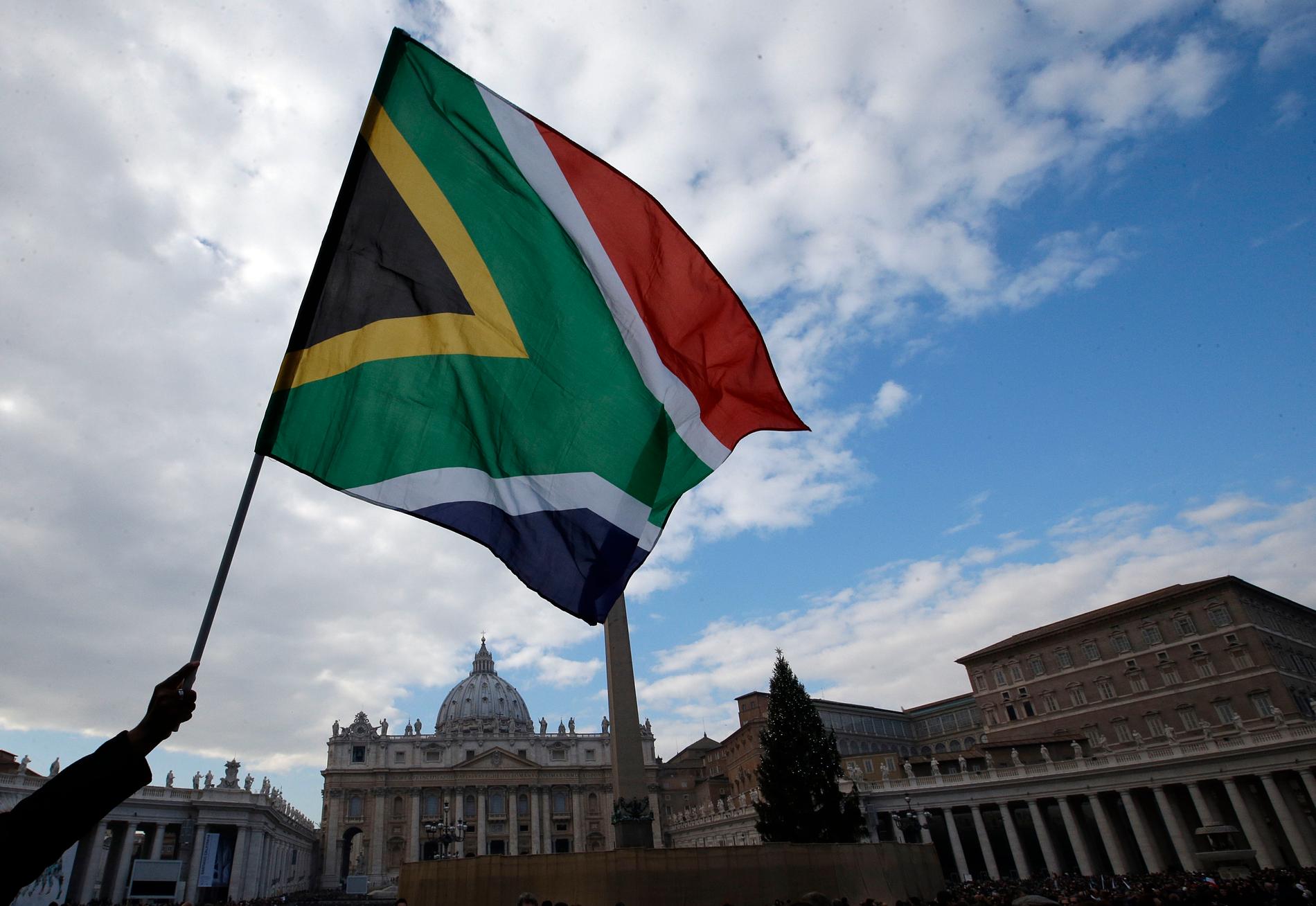 Sydafrikas flagga sedan 1994. Arkivbild.