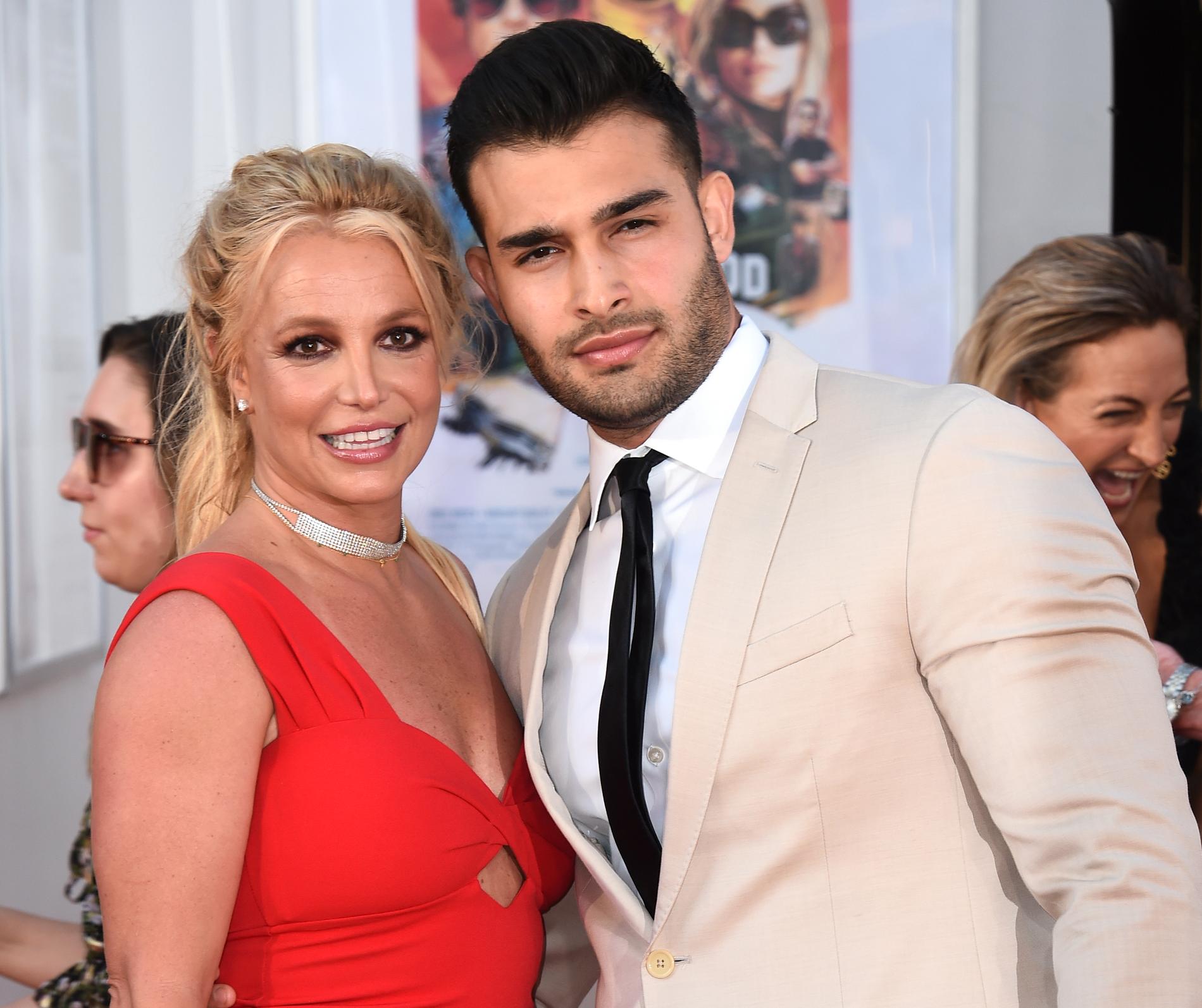 Britney Spears med fästmannen Sam Asghari. 