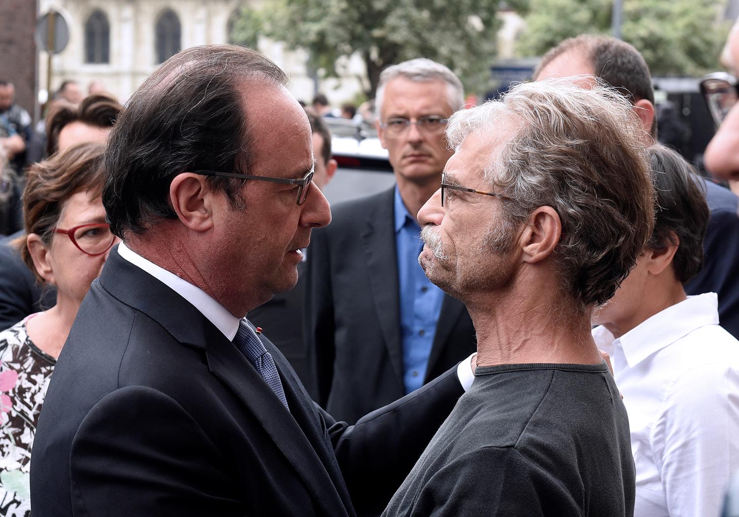 Frankrikes president Francois Hollande och borgmästare Hubert Wulfranc.