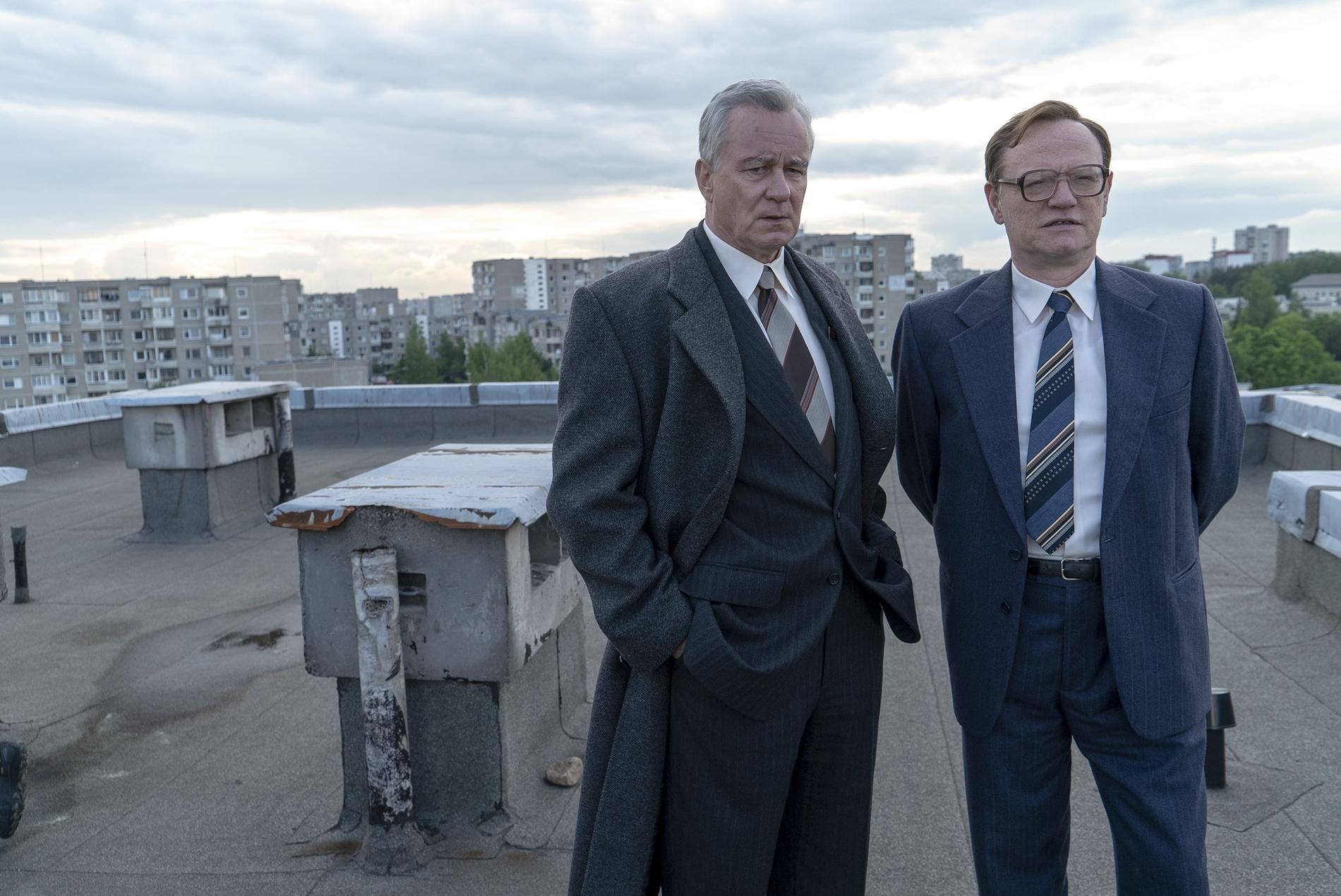 Stellan Skarsgård och Jared Harris i ”Chernobyl”.