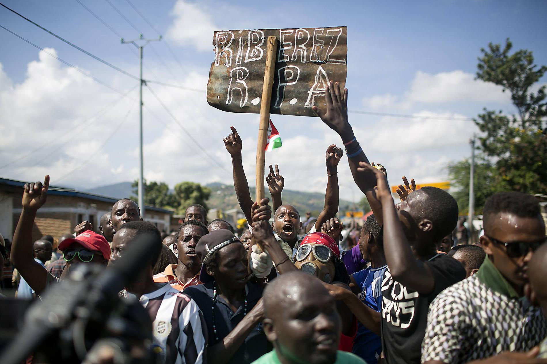 TYSTADES FÖRST Kravet på att den privata radiostationen RPA ska öppnas har haft en lika självklar plats på demonstrationerna i Burundis huvudstad Bujumbura som kravet på presidentens avgång.