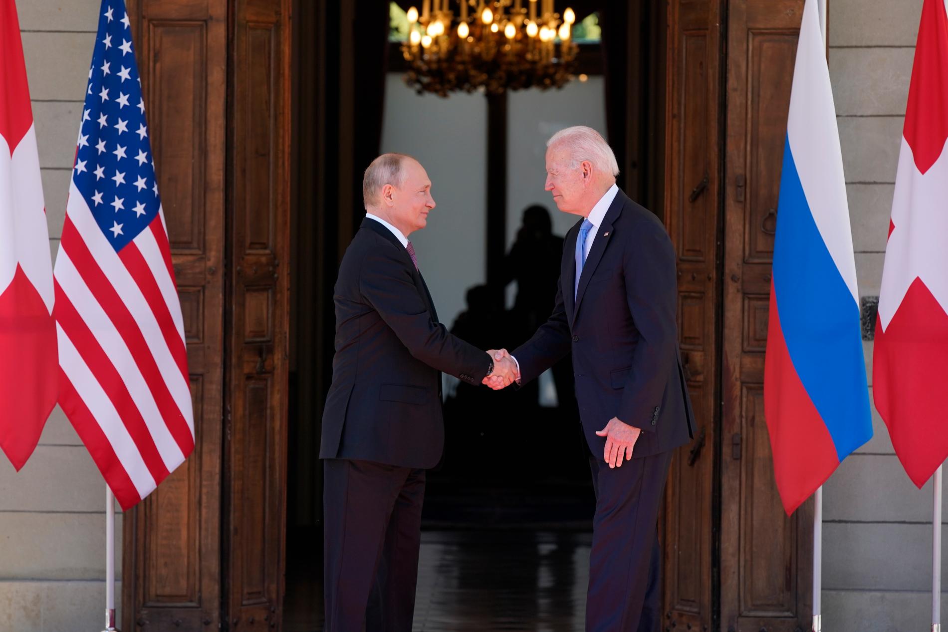 Joe Biden och Vladimir Putin träffades för första gången. 