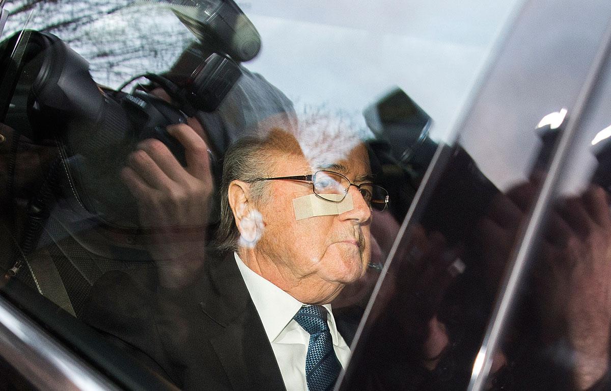 Sepp Blatter har i höst vårdats på sjukhus efter de stora påfrestningarna.