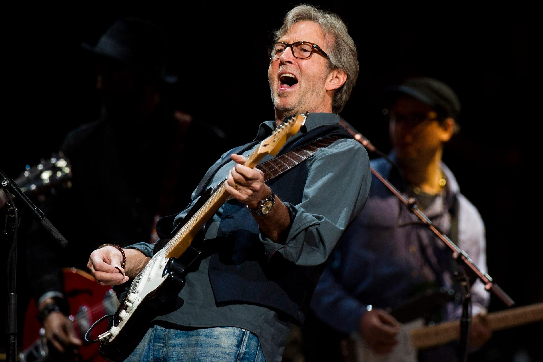 Eric Clapton säger att han inte vill diskriminera någon från sina konserter. Arkivbild