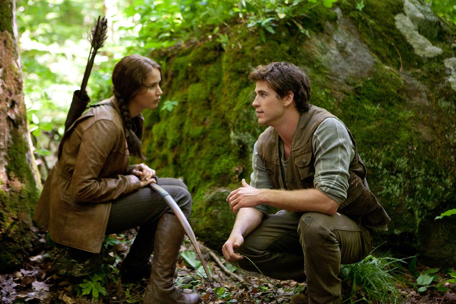 Katniss Everdeen (Jennifer Lawrence) och Gale Hawthorne (Liam Hemsworth).
