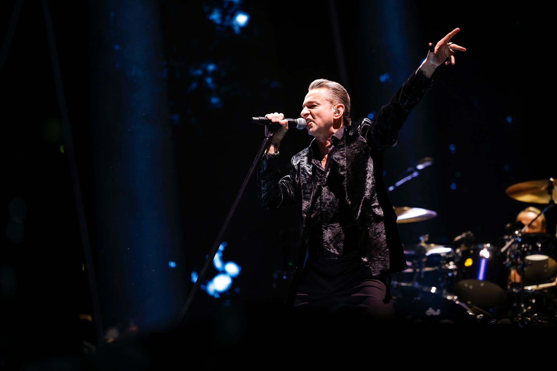 Dave Gahan i syntpopbandet Depeche Mode under en konsert i Friends Arena.
