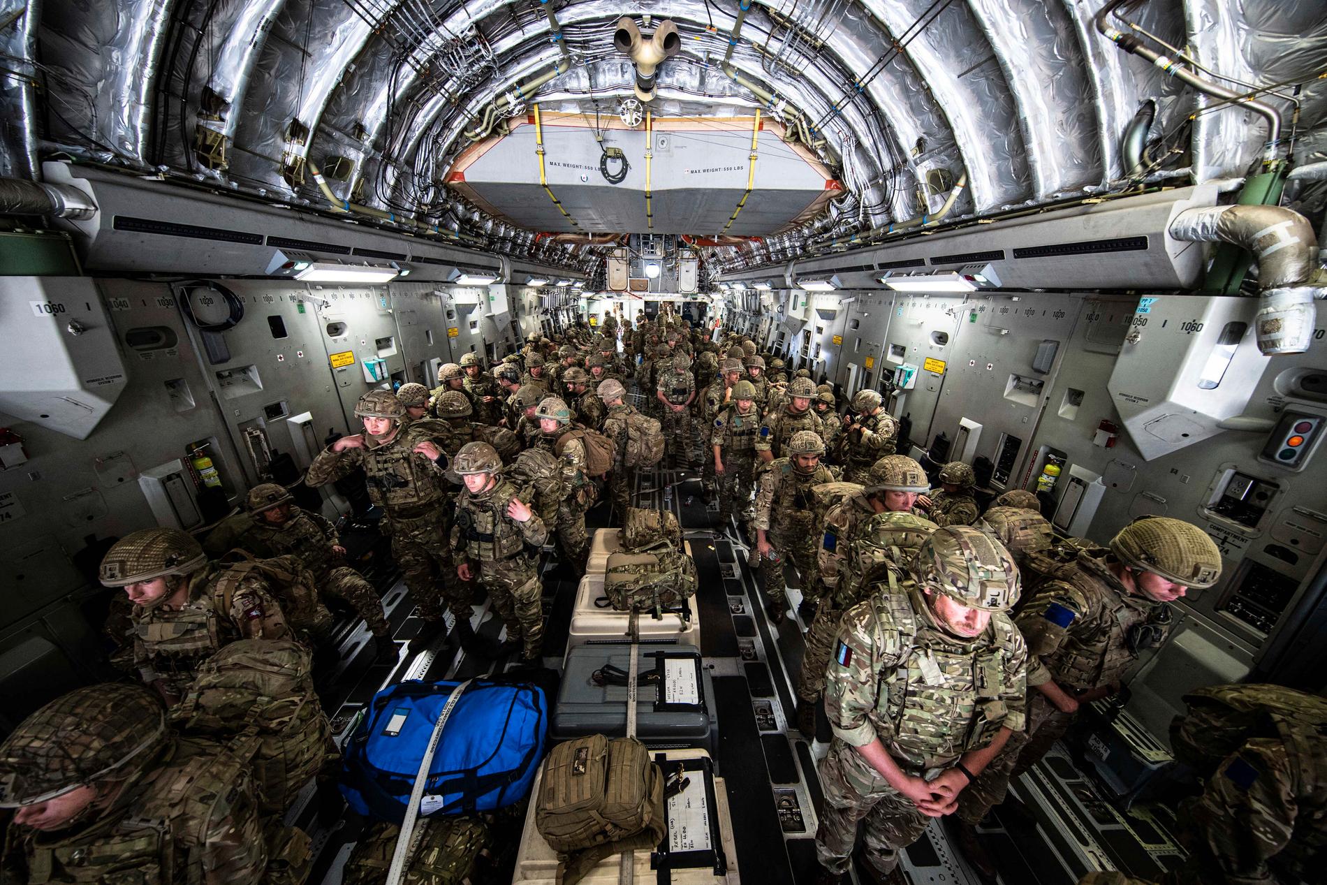 Brittiska soldater anländer till Kabuls flygplats för att assistera vid evakueringen av brittiska medborgare. 