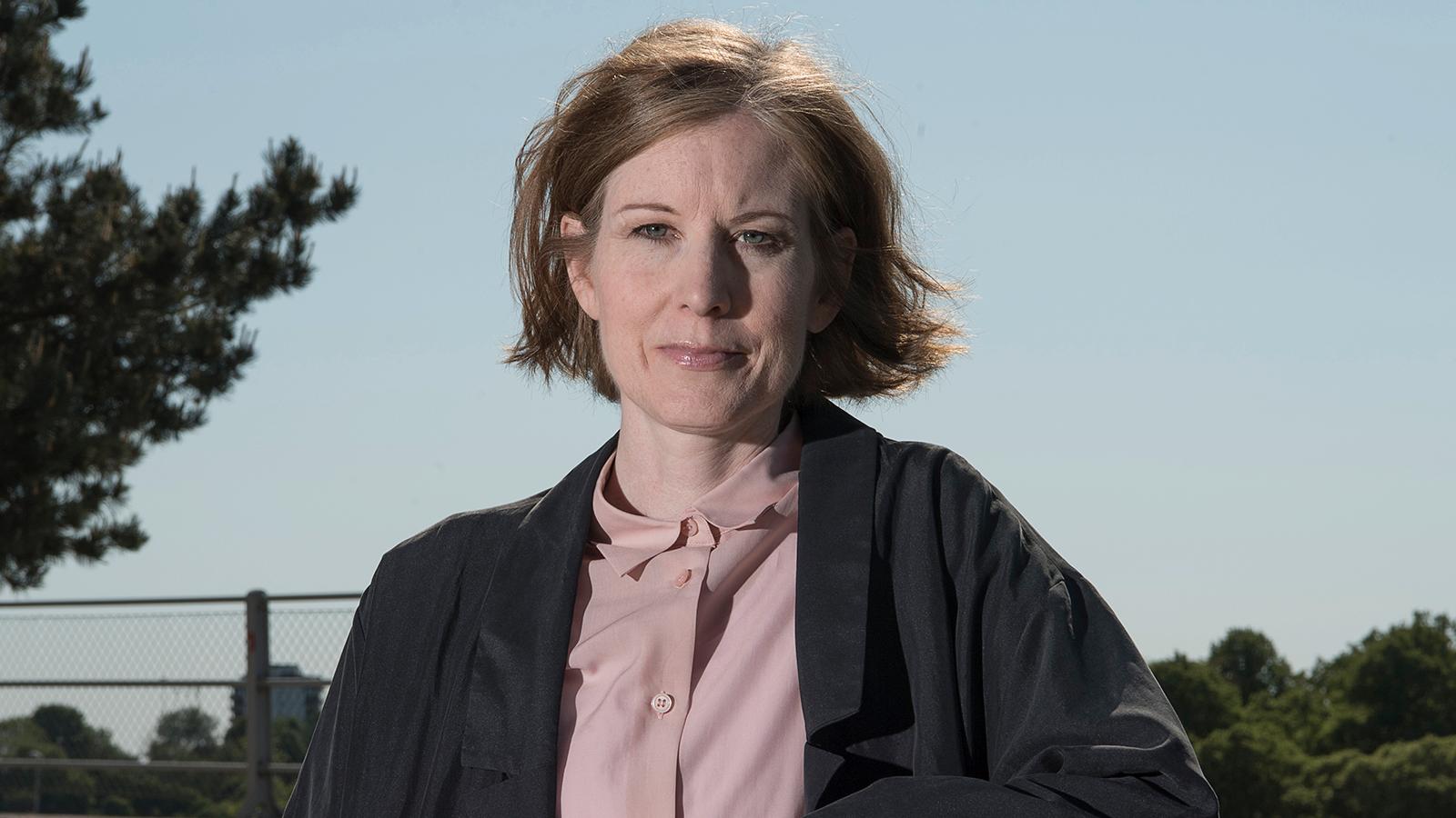 Linda Skugge har fått massiv kritik för sin hårda recension av Kristina Sandbergs ”En ensam plats”