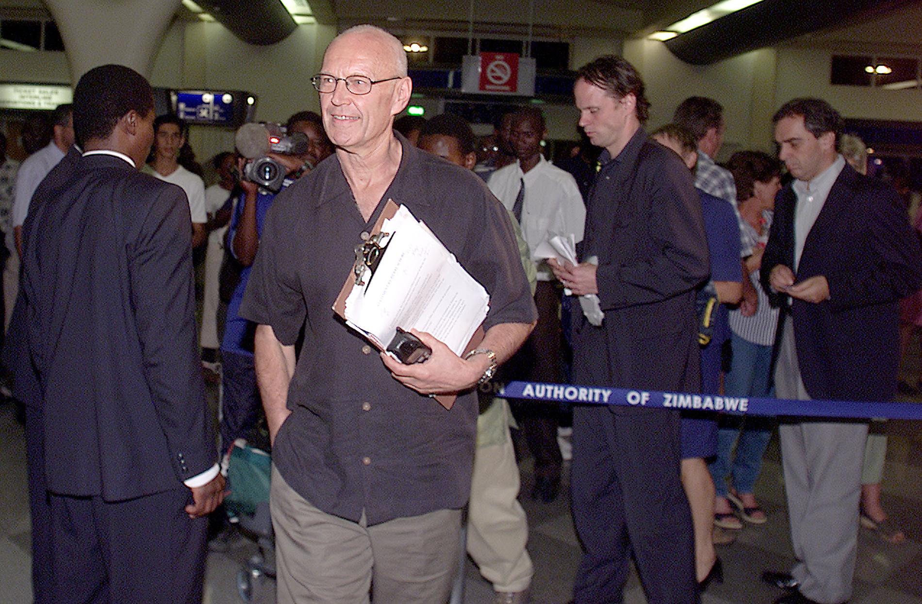Som chef för EU:s valobservatörer i Zimbabwe 2000 och 2004 utvisades Pierre Schori av envåldshärskaren Robert Mugabe.