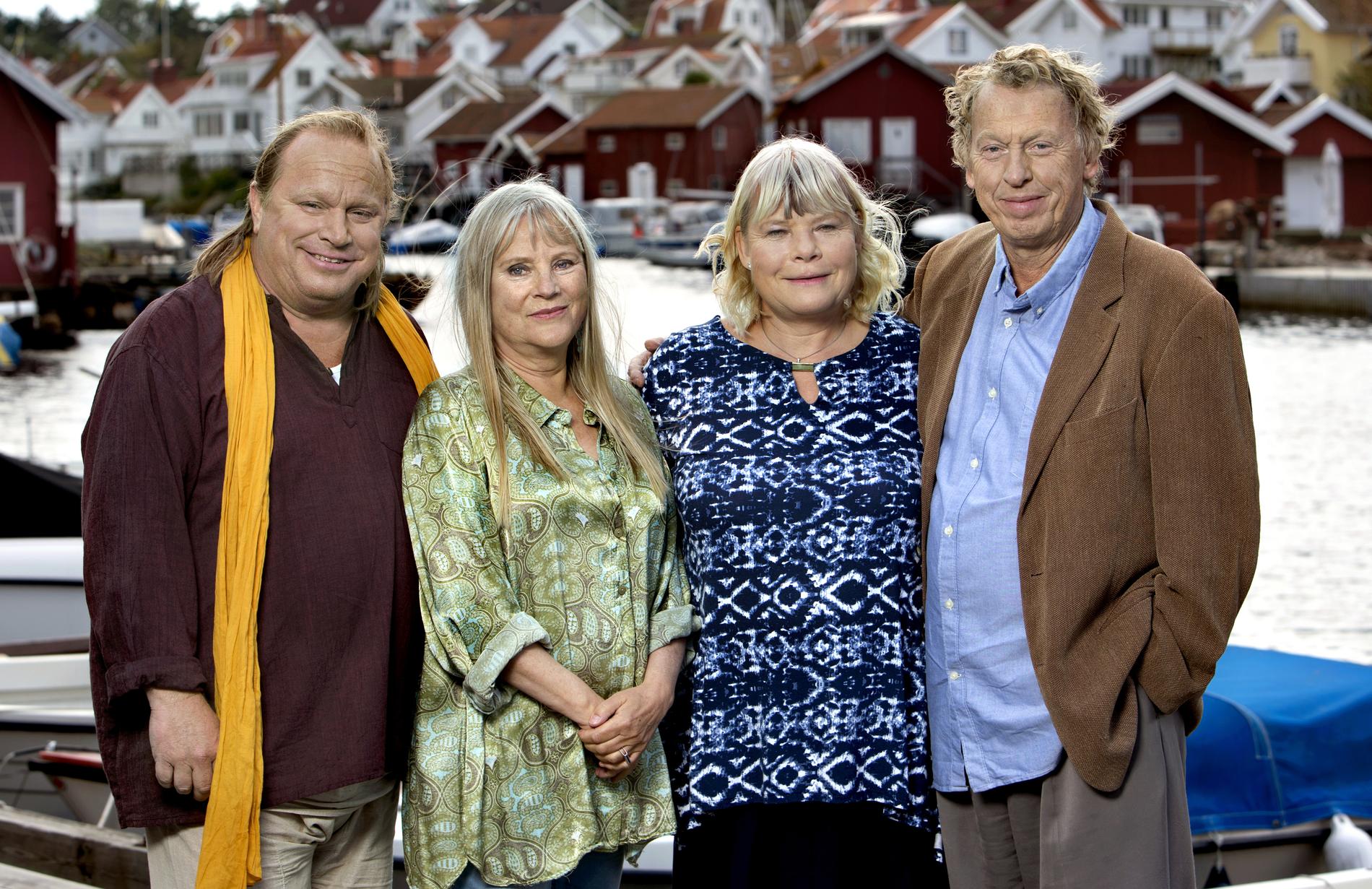 Claes Malmberg, Ulla Skoog, Anki Larsson och Tomas von Brömsen i ”Saltön”.