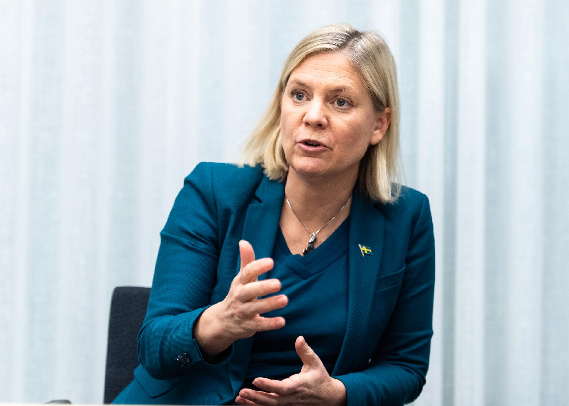 Finansminister Magdalena Andersson (S) tar ut svängarna.