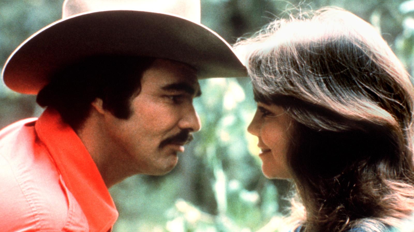 Burt Reynolds och Sally Field i ”Nu blåser vi snuten”.