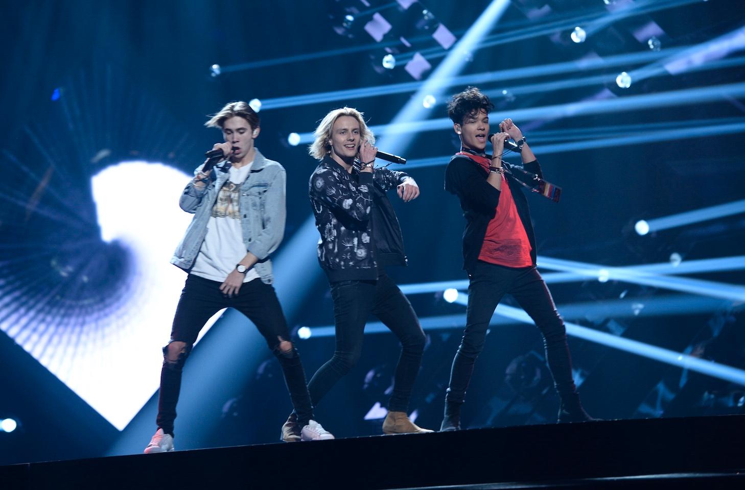 Felix Sandman, Oscar Enestad och Omar Rudberg på genrepet inför Melodifestivalens tredje deltävling.