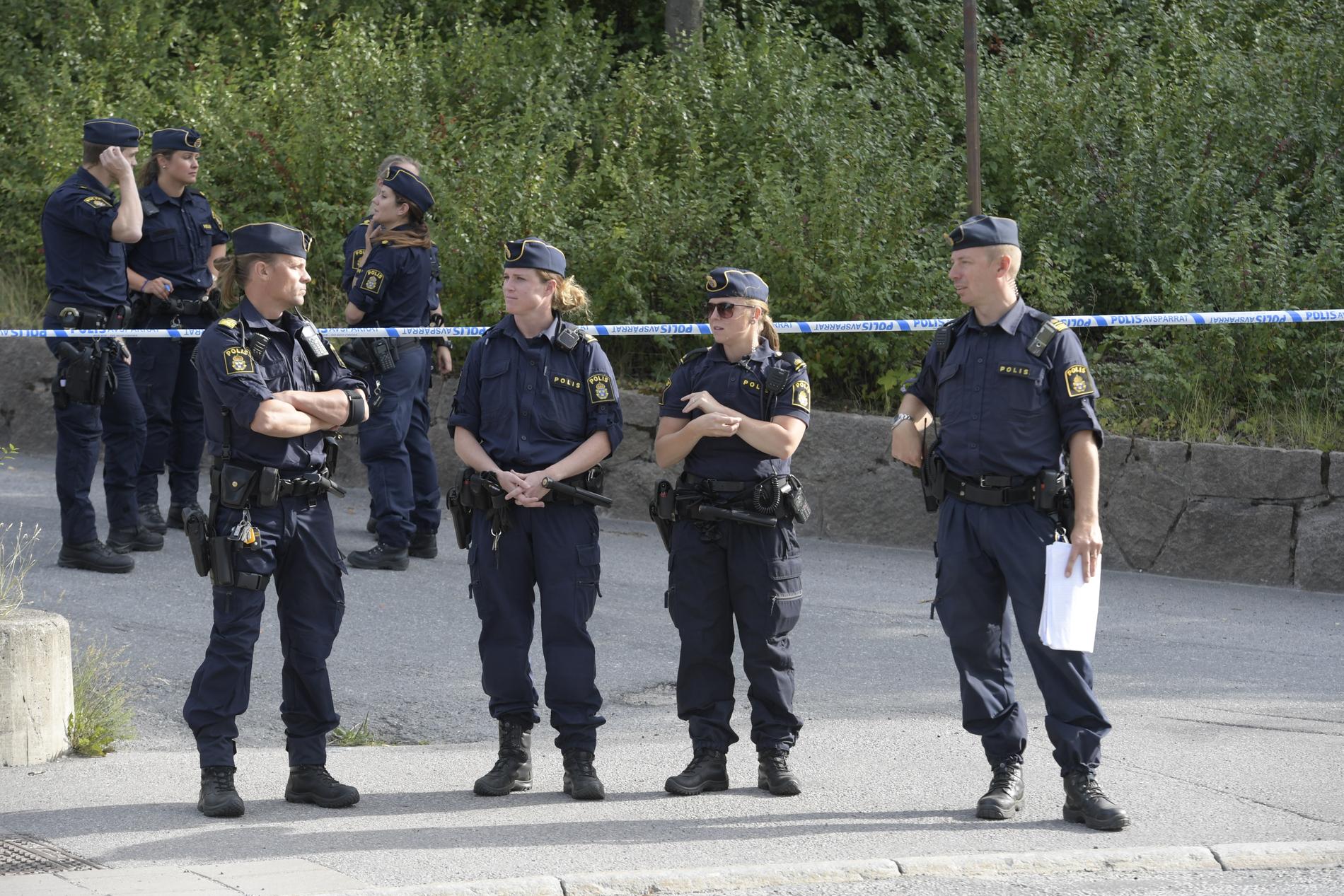 Poliser vid platsen för dödsskjutningen i Östberga i augusti 2017. Arkivbild.