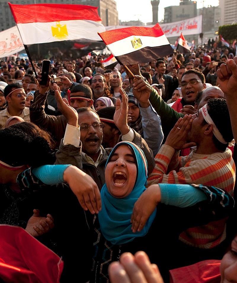 seger med förbehåll Fredagens stora fest på Tahrirtorget, folket jublade men det kan visa sig bli kapitulationens dag. Demonstranterna har lämnat sin seger i pant hos militären.