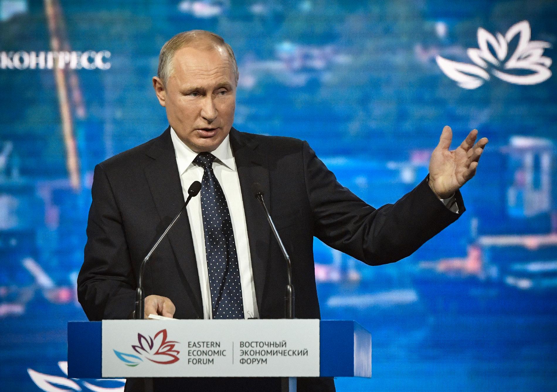 Rysslands president Vladimir Putin vid det ekonomiska forumet i Vladivostok.