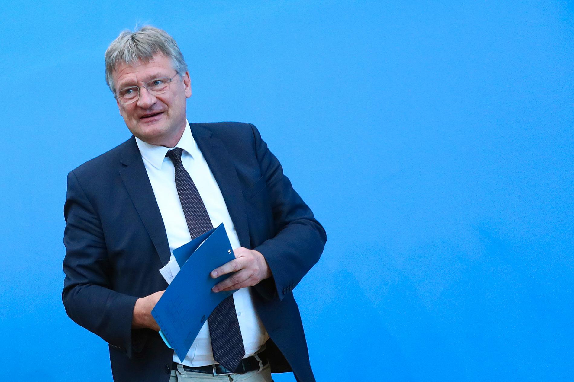 Högerextrema AFD:s tidigare ledare Jörg Meuthen har hoppat av i protest och nu blivit ersatt.