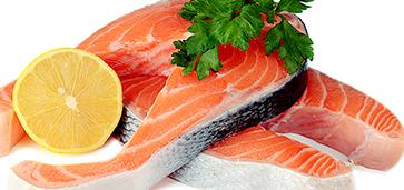 Lax Omega 3, som finns i fet fisk (men också i chiafrön, valnötter och linfrön), agerar anti-inflammatoriskt och ger huden fukt från insidan.