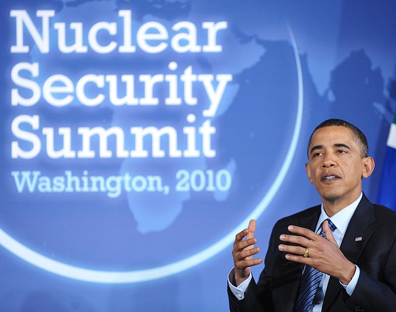 Ett 50-tal stats- och regeringschefer från hela världen deltar på toppmötet i Washington.