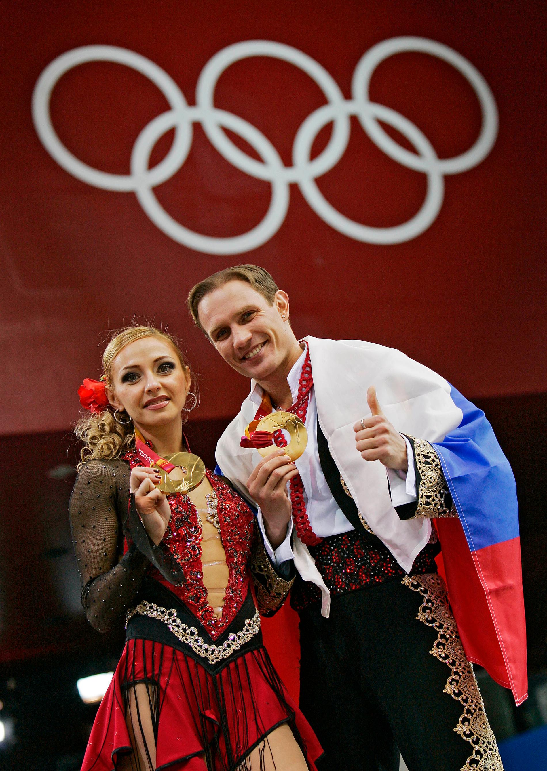 Roman Kostomarov och hans Tatiana Navka under OS i Turin 2006. 