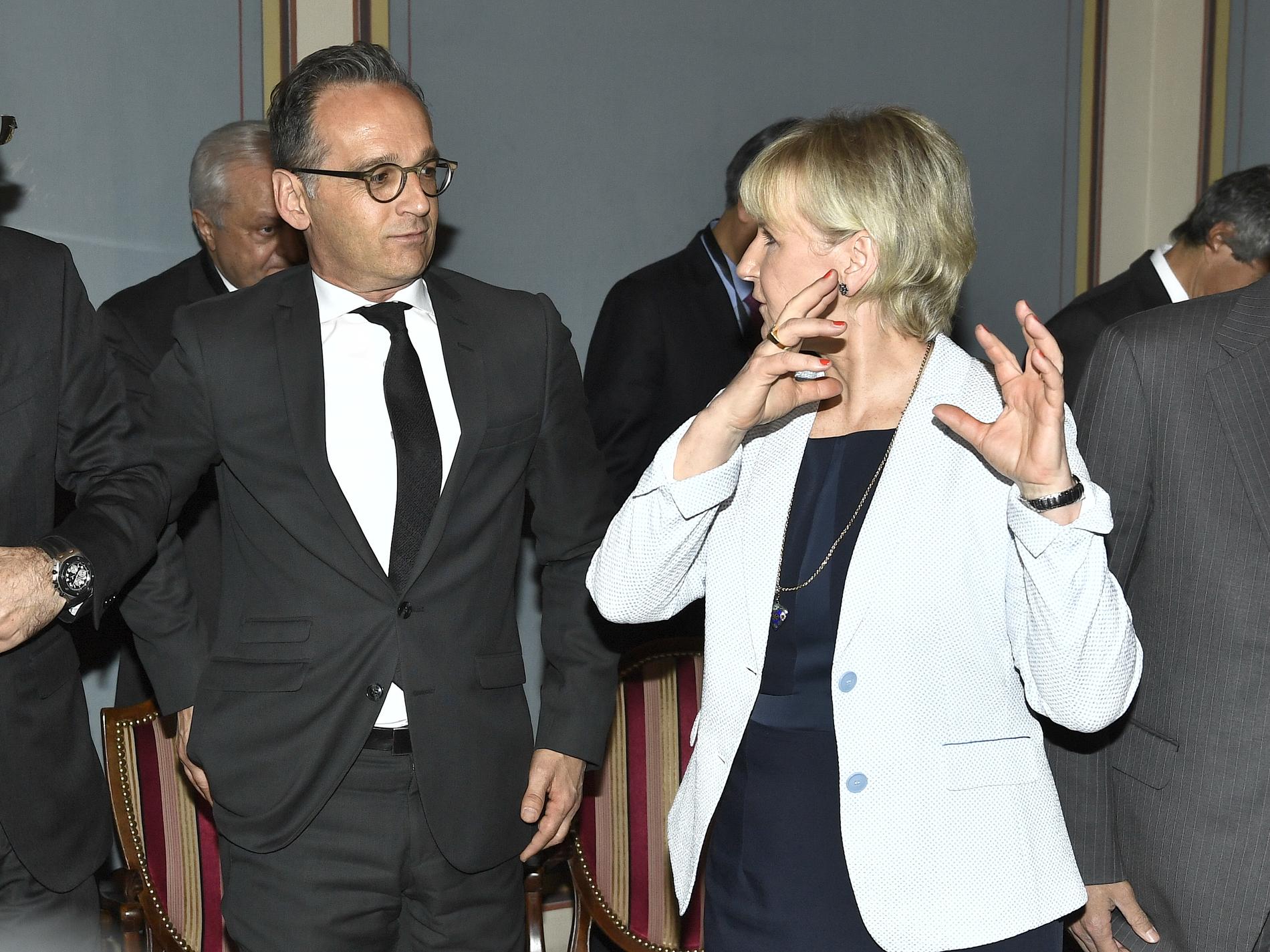 Tysklands utrikesminister Heiko Maas och Margot Wallström (S) under tisdagens internationella ministermöte i Stockholm.