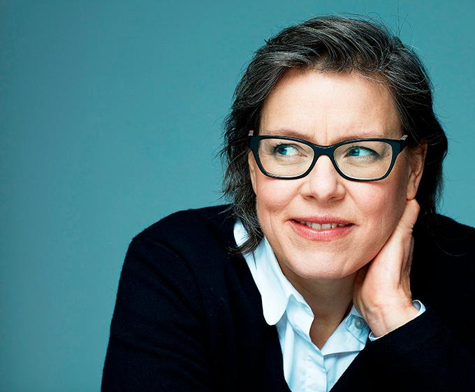 Lena Andersson  (född 1970), fick  Augustpriset för ”Egenmäktigt förfarande” 2013. Hennes nya roman heter ”Sveas son – en berättelse om folkhemmet”
