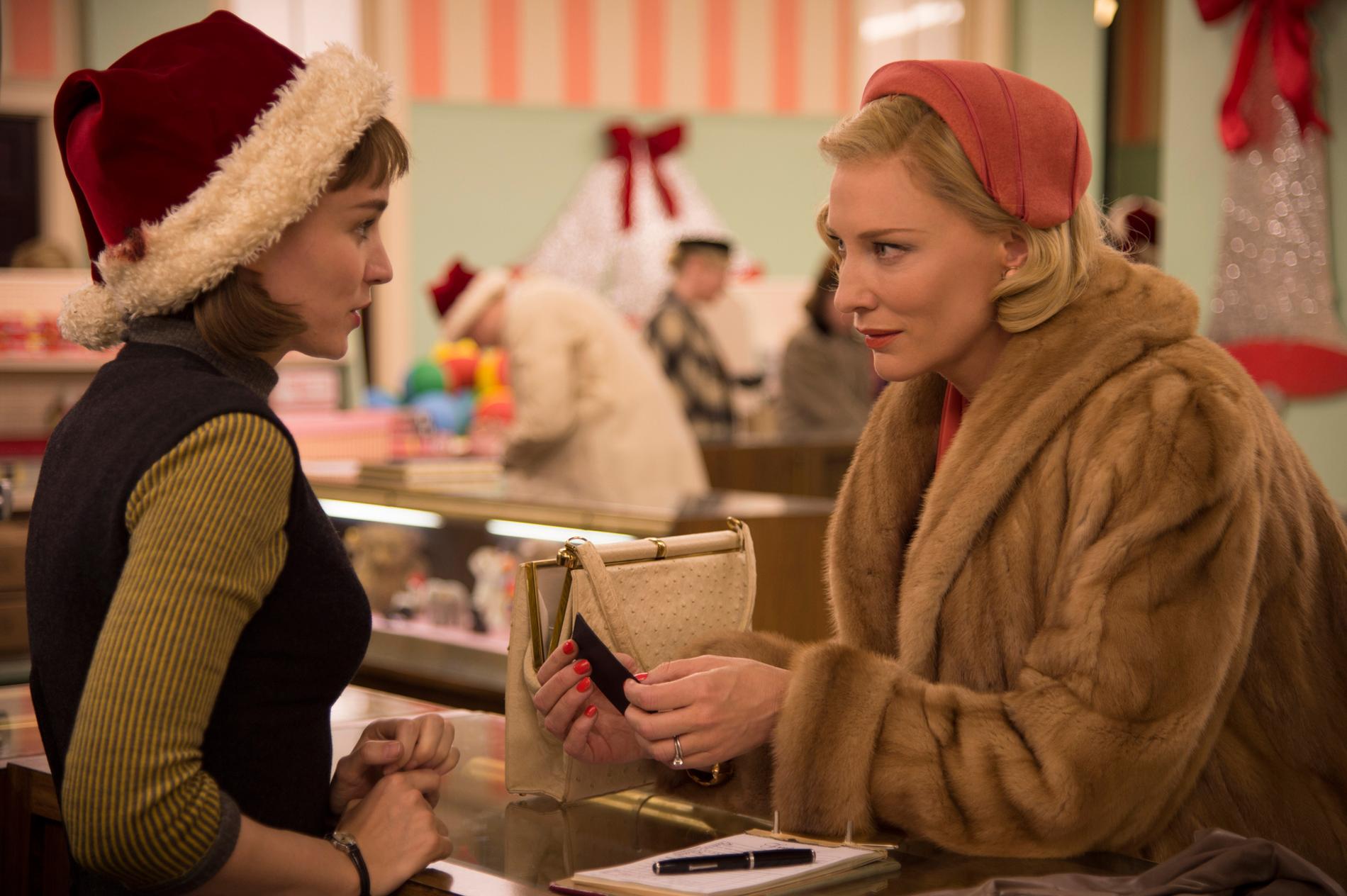 Rooney Mara och Cate Blanchett i filmatiseringen av ”Carol”. Foto: AP