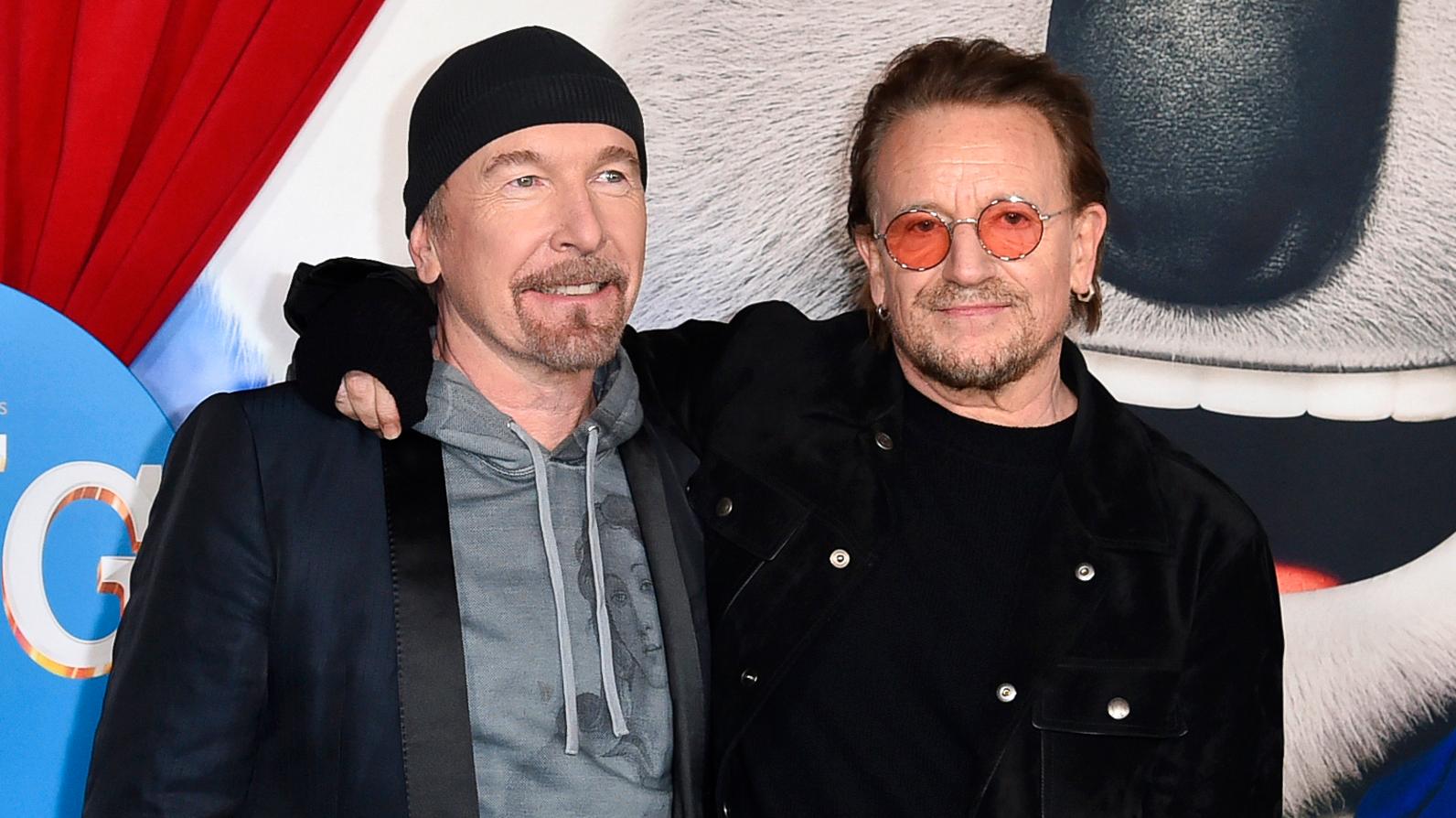 The Edge och Bono hyllar Abba under ett framträdanden i BBC:s radioprogram "Piano Room". Arkivbild.
