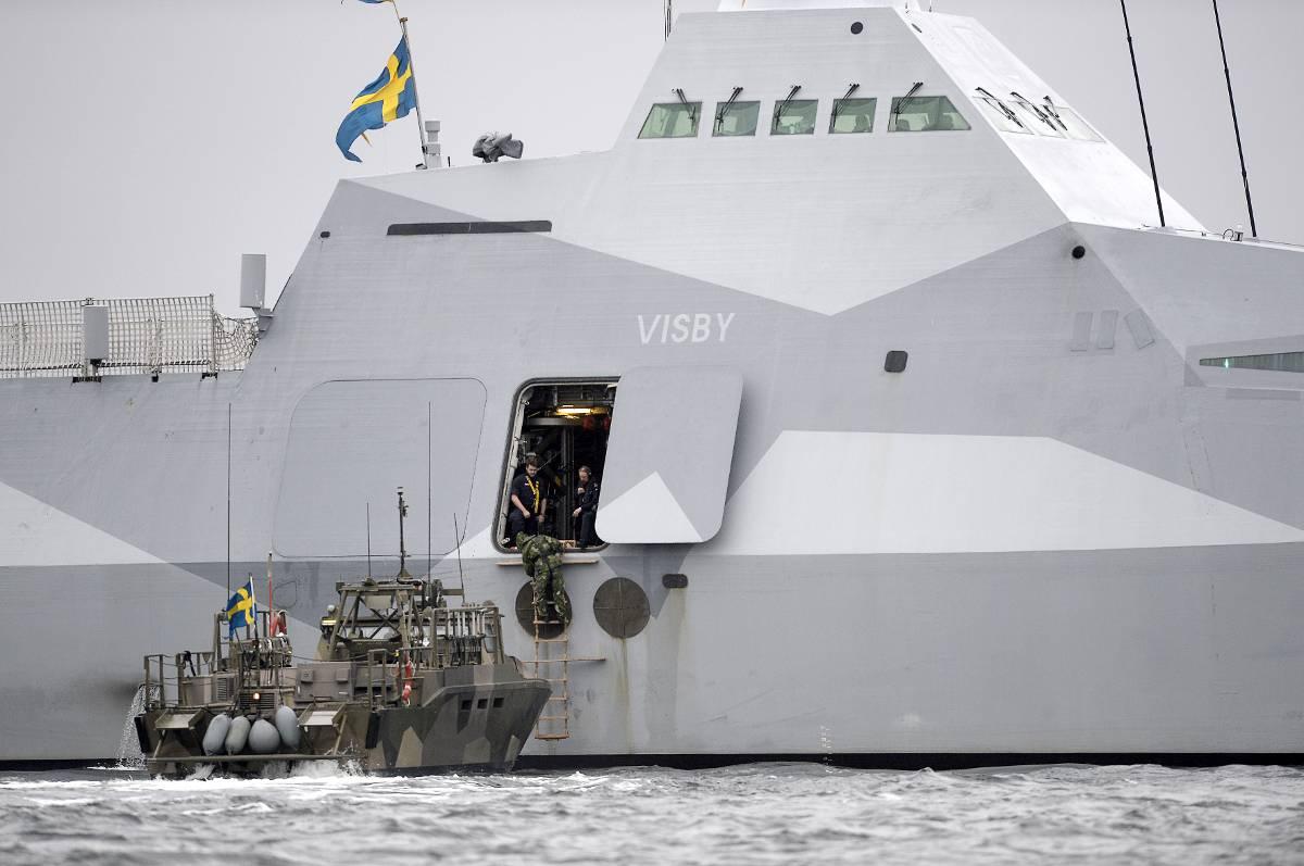 Svensk militär under ubåtsjakten i Stockholms skärgård.