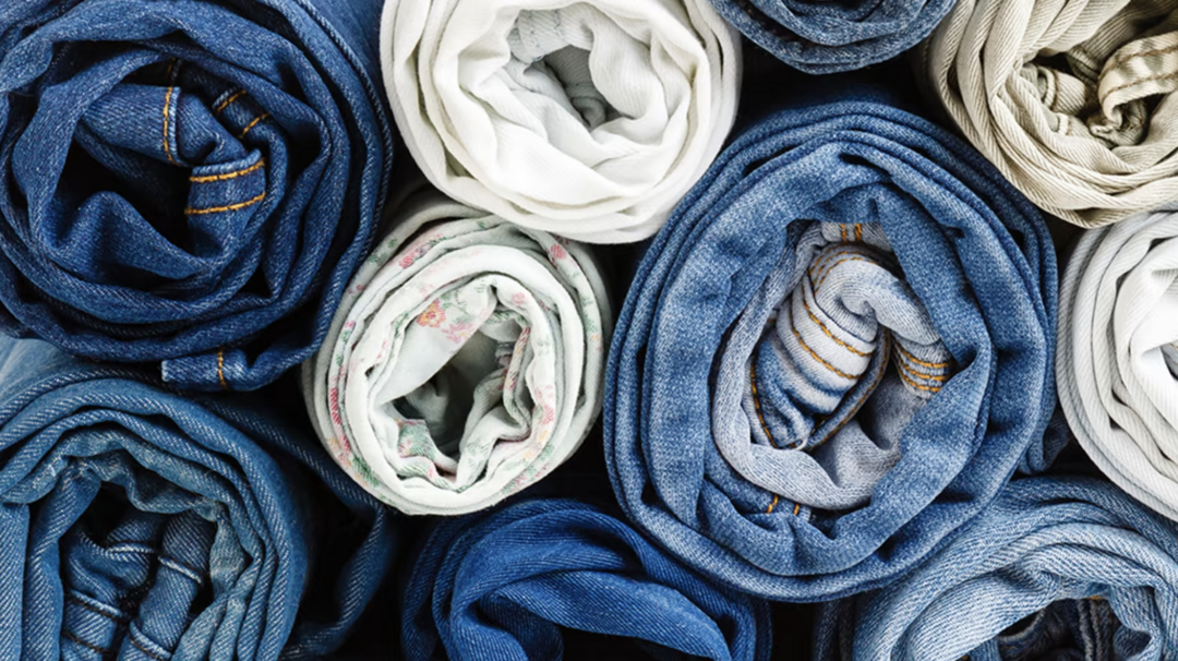 Bra insamlingsrutiner och sortering samt ett stadigt flöde av sorterade textilier till återvinningsföretagen, för att kunna producera nya kläder.