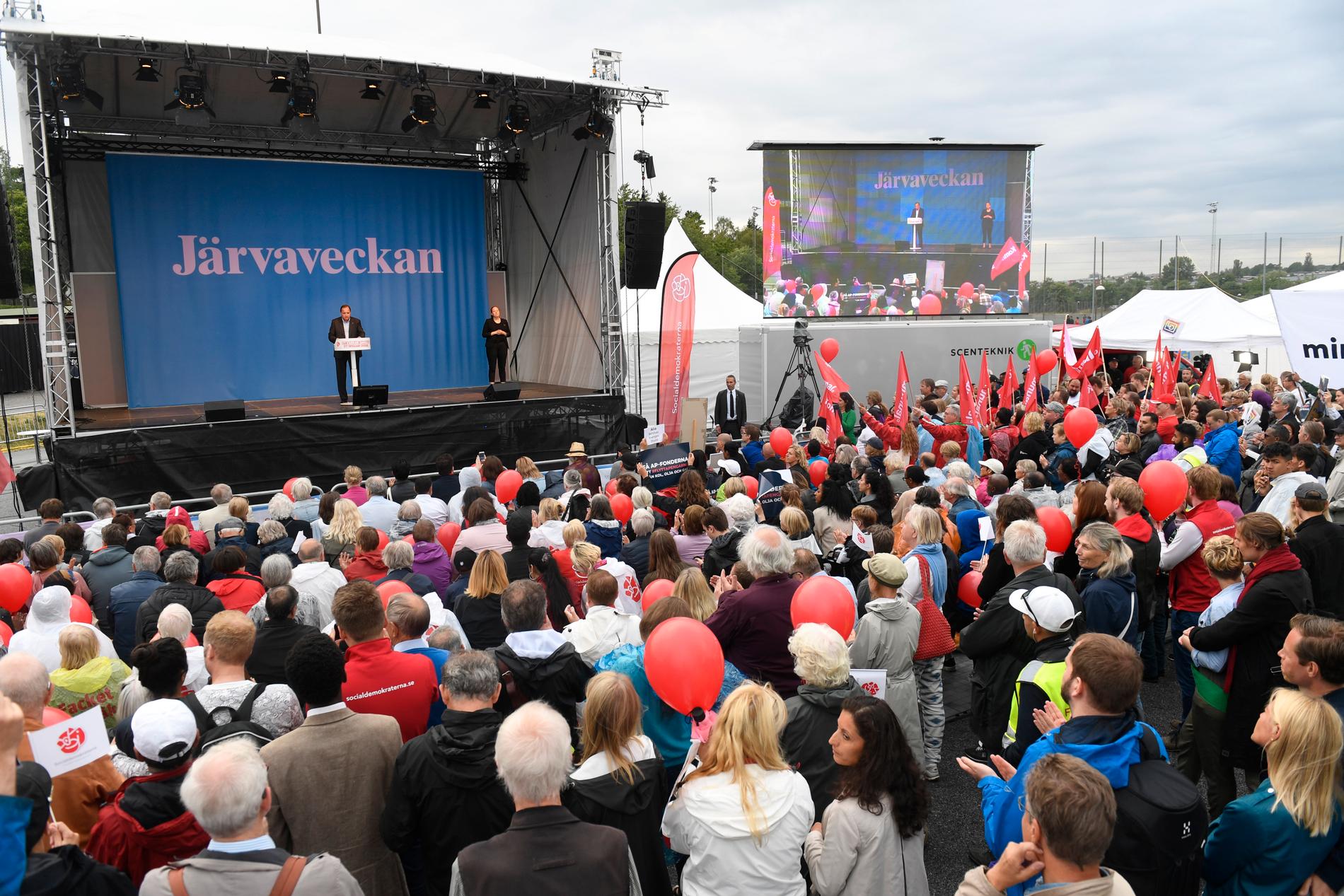 Socialdemokraternas partiledare och statsminister Stefan Löfven talar under den sista dagen av politikerveckan i Järva.