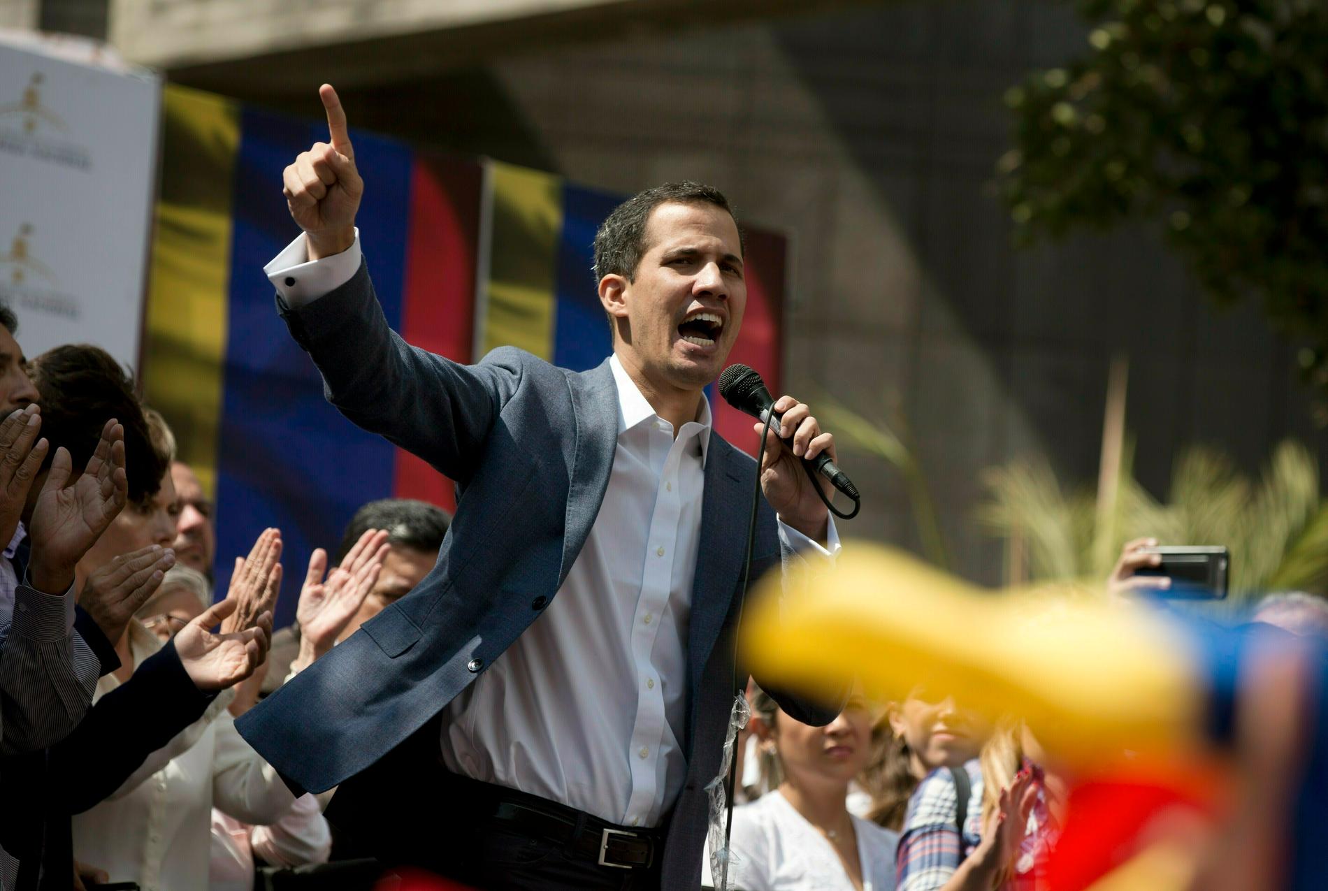 Venezuelas oppositionsledare Juan Guaidó har svurit presidenteden i ett försök att få Nicolás Maduro avsatt. Arkivbild.