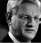 Carl Bildt (M).