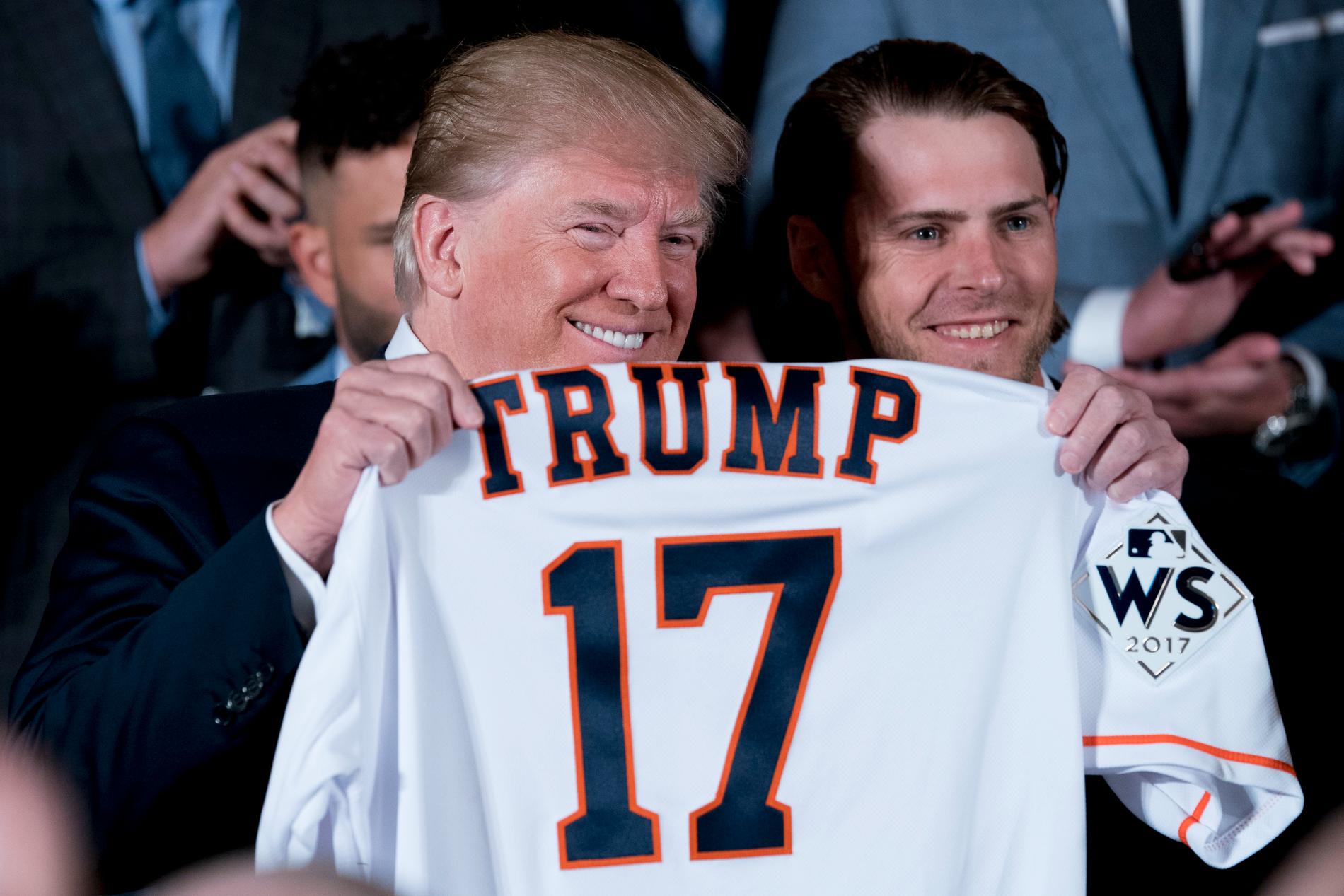 Donald Trump gratulerade Houston Astros i Vita huset 2017.