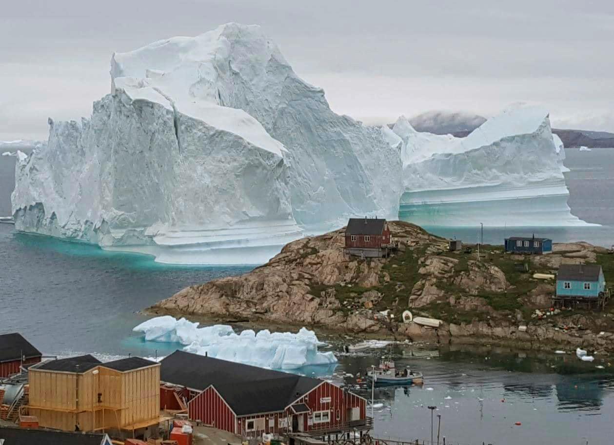Ett isberg på Grönland som brutits loss från glaciären. 