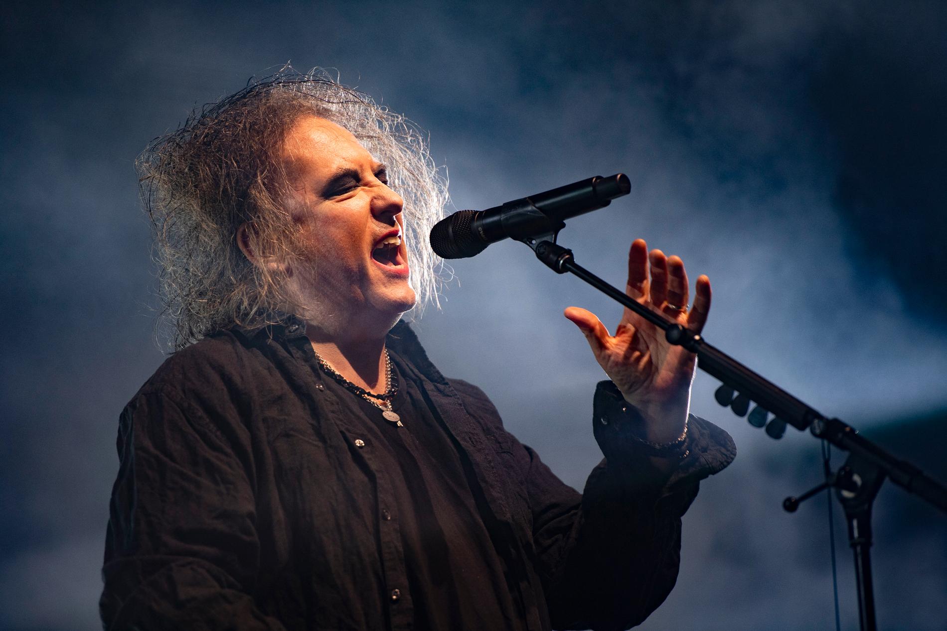 The Cure bjuder på flera nya låtar från sitt kommande försenade album. 