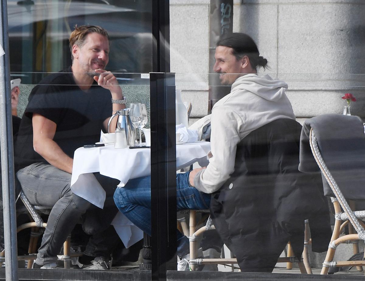Zlatan och Jesper Jansson på en lunch i Stockholm under våren