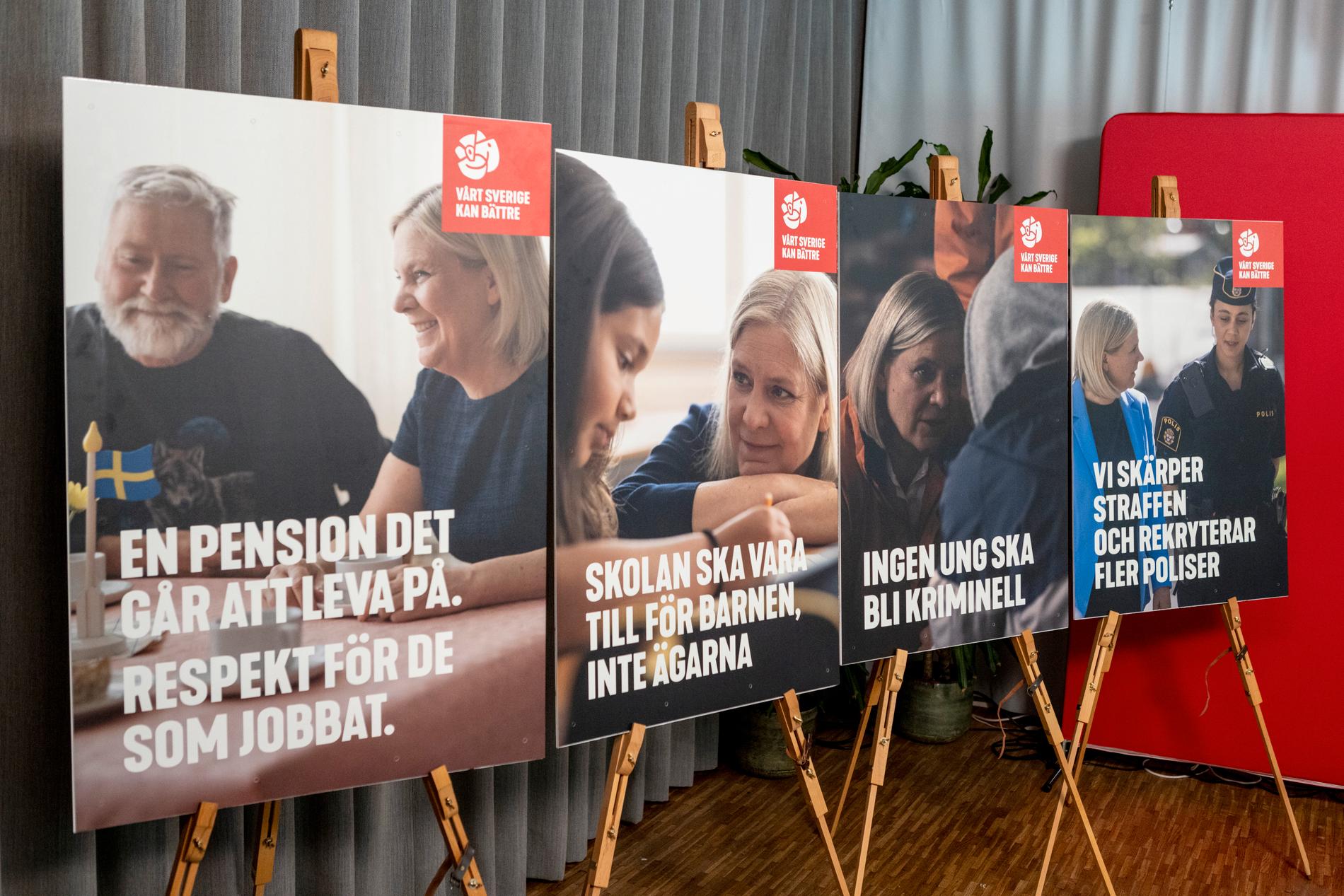 Socialdemokraterna sätter upp 50 000 valaffischer om brottsbekämpning, bättre pensioner och att slopa marknadsskolan. Oavsett innehåll, så är Magdalena Andersson alltid med på bilden. 
