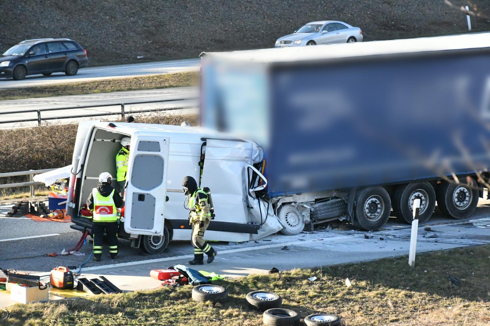 En olycka med flera fordon har inträffat på E6 i Burlöv kommun.