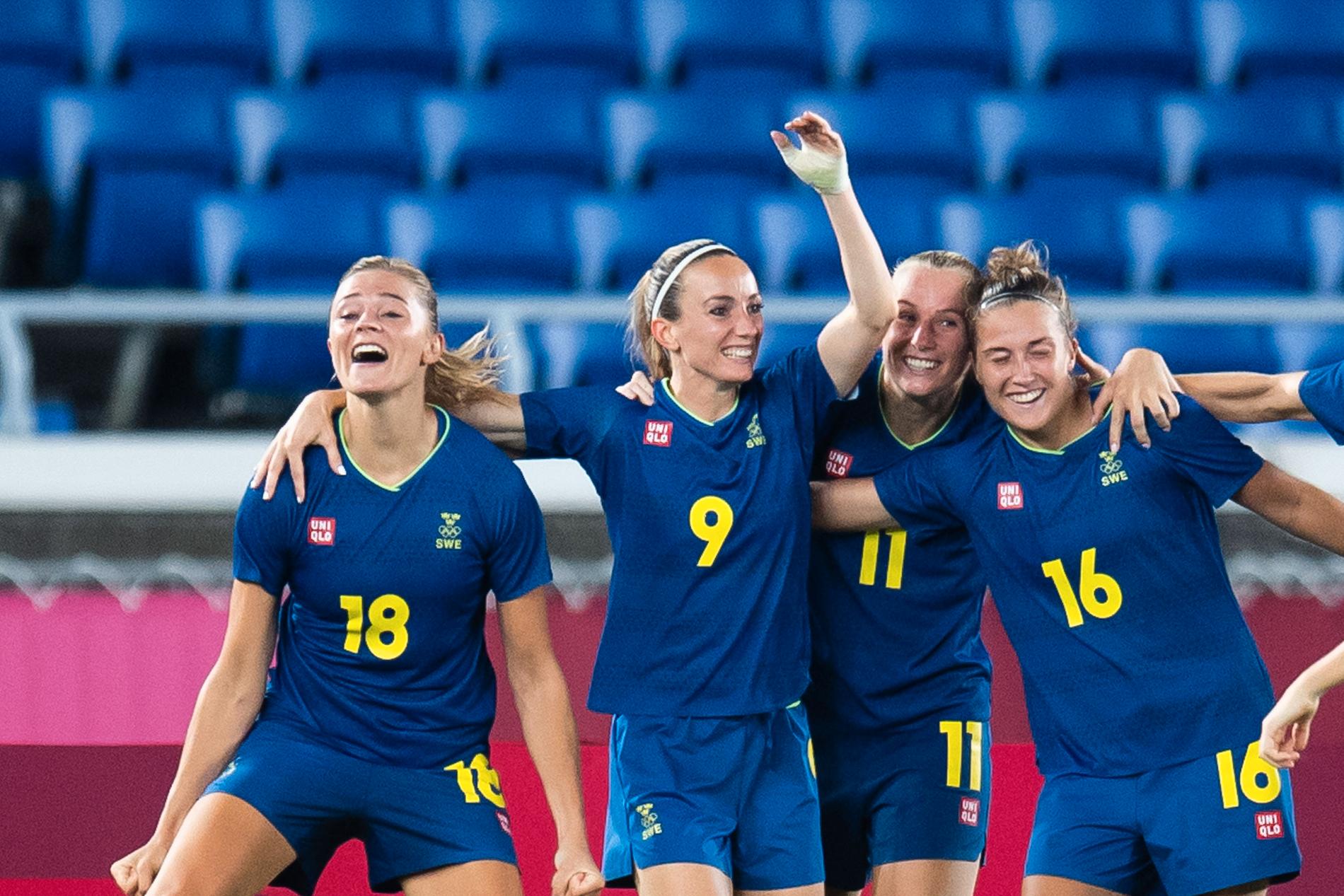 Sverige firar efter semifinalssegern mot Australien i OS.