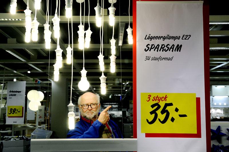 Svante Lidén hittar lysröret Sparsam och undrar om Ikea kan bli mer Kamprad än så. Och jo, det kan det. Aftonbladets utsände hittar både lampan Krämare och handtaget Spänn.