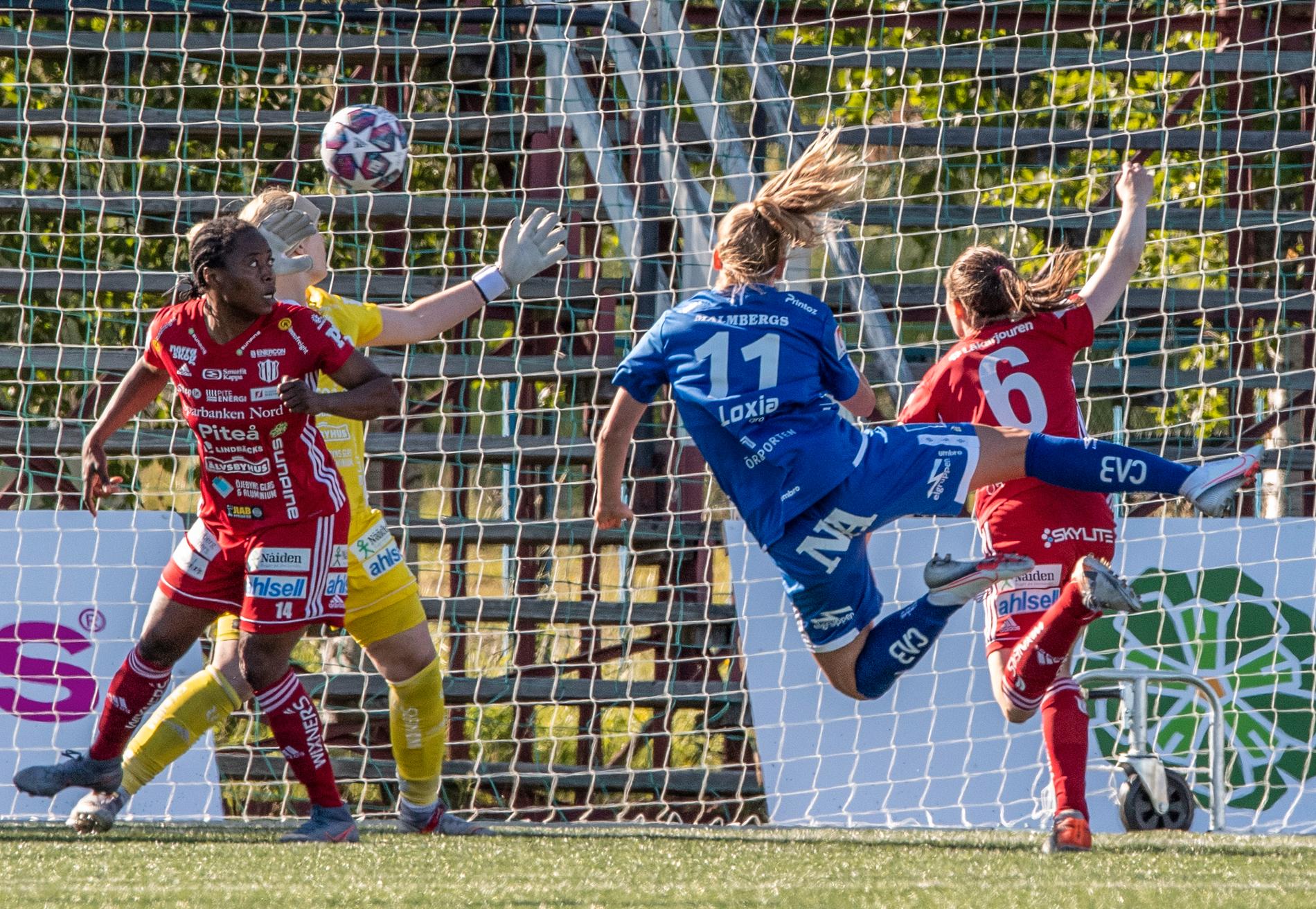 Örebros Karin Lundin nickar in kvitteringsmålet 1-1.