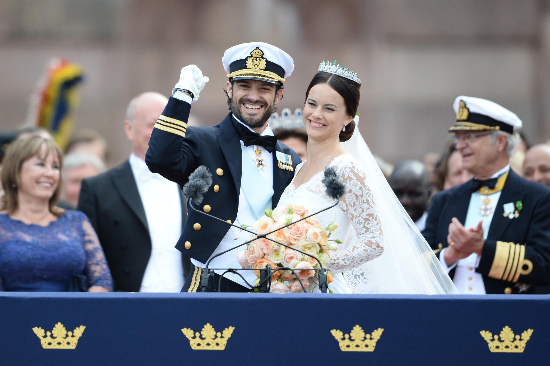 Carl Philip och Sofias bröllop blir starten på nya tider för det svenska kungahuset, Barbro Hultman.